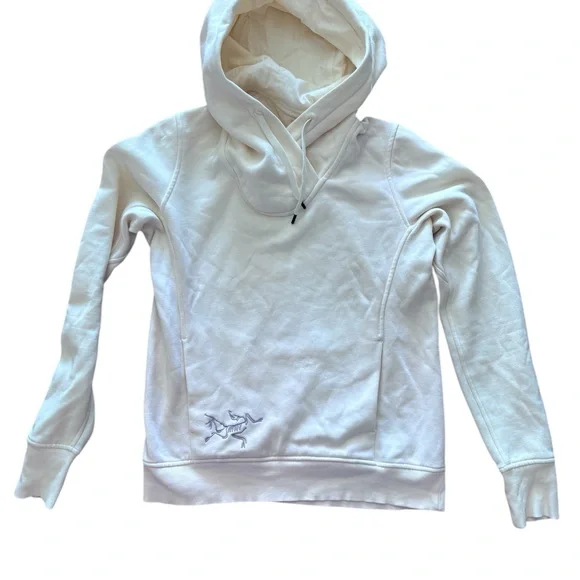 Arc’teryx Cream Pullover Hoodie with Embroidered Logo – Women - Picture 1 of 6
